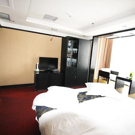 Xinjiang Yema International Clubhouse Hotel Урумки Екстериор снимка