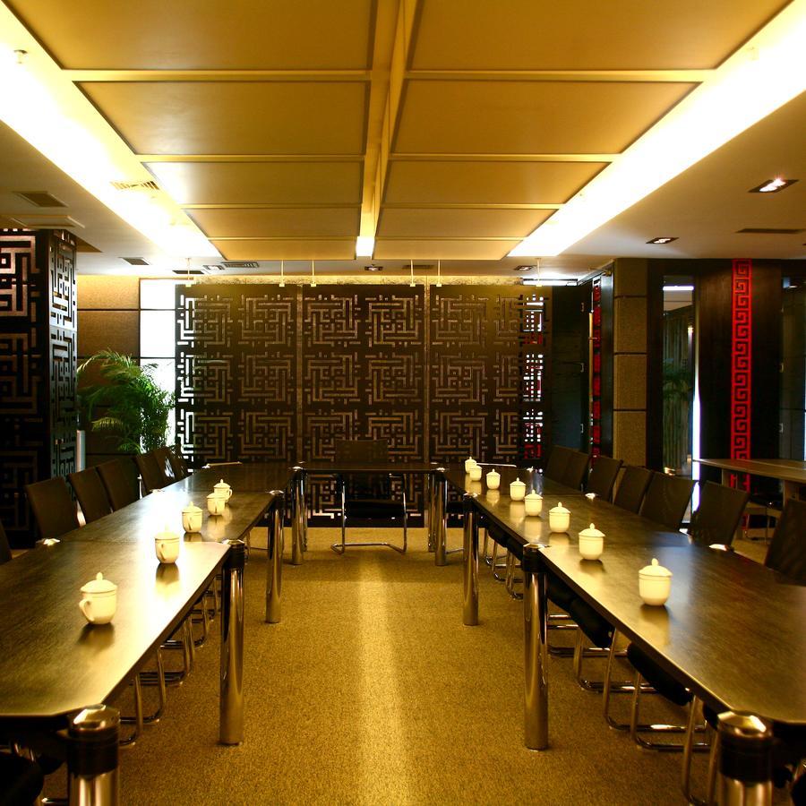 Xinjiang Yema International Clubhouse Hotel Урумки Екстериор снимка