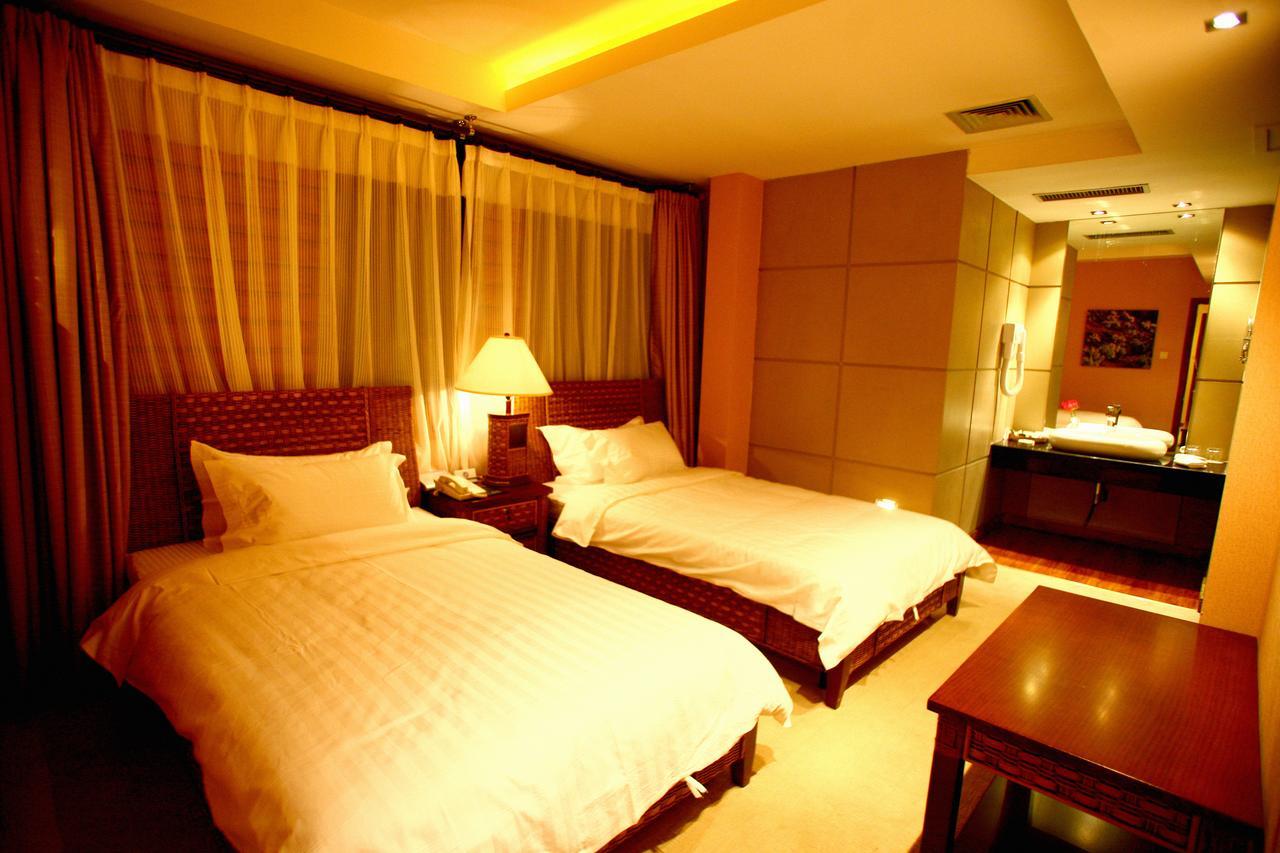 Xinjiang Yema International Clubhouse Hotel Урумки Екстериор снимка