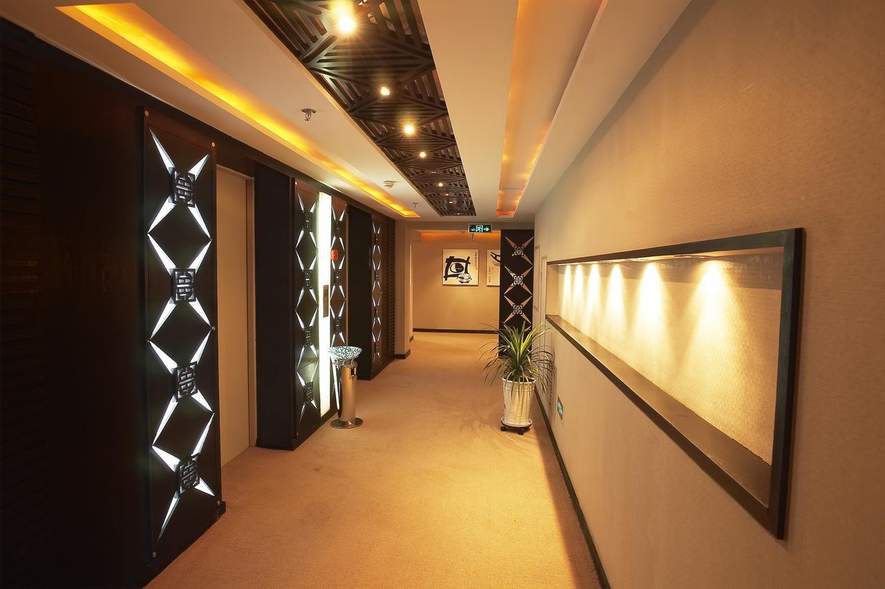 Xinjiang Yema International Clubhouse Hotel Урумки Екстериор снимка