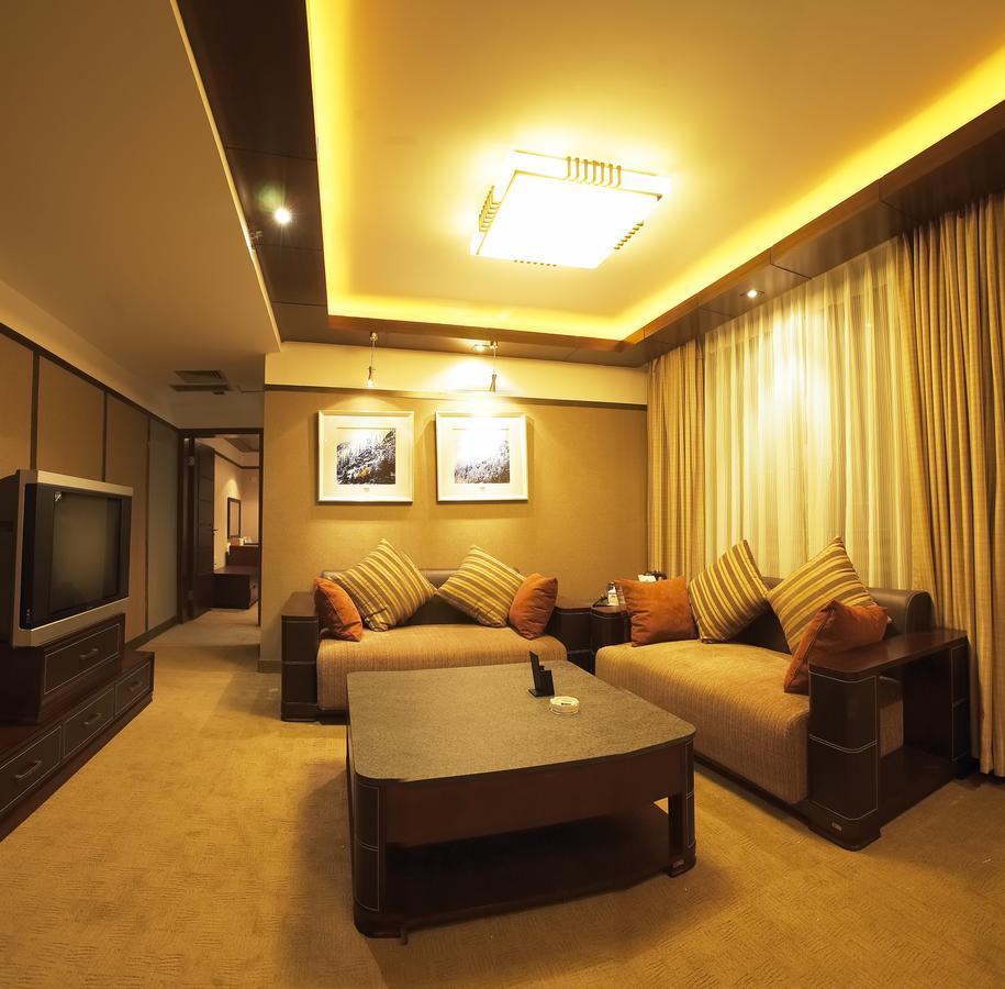 Xinjiang Yema International Clubhouse Hotel Урумки Екстериор снимка