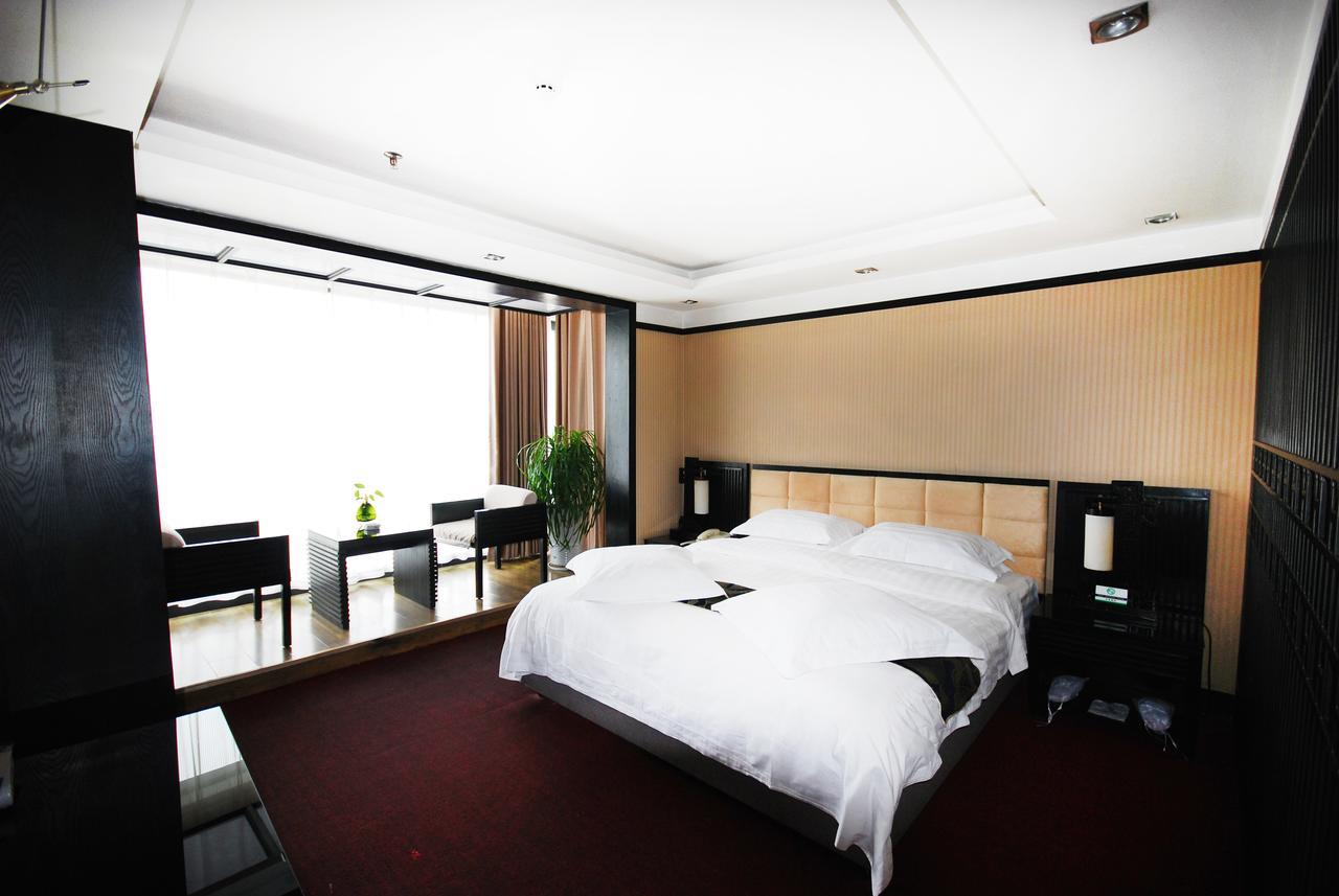 Xinjiang Yema International Clubhouse Hotel Урумки Екстериор снимка
